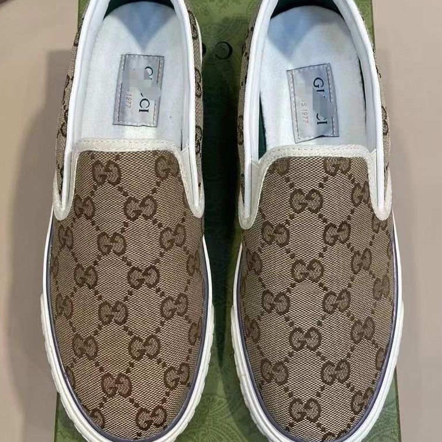Zapatos G