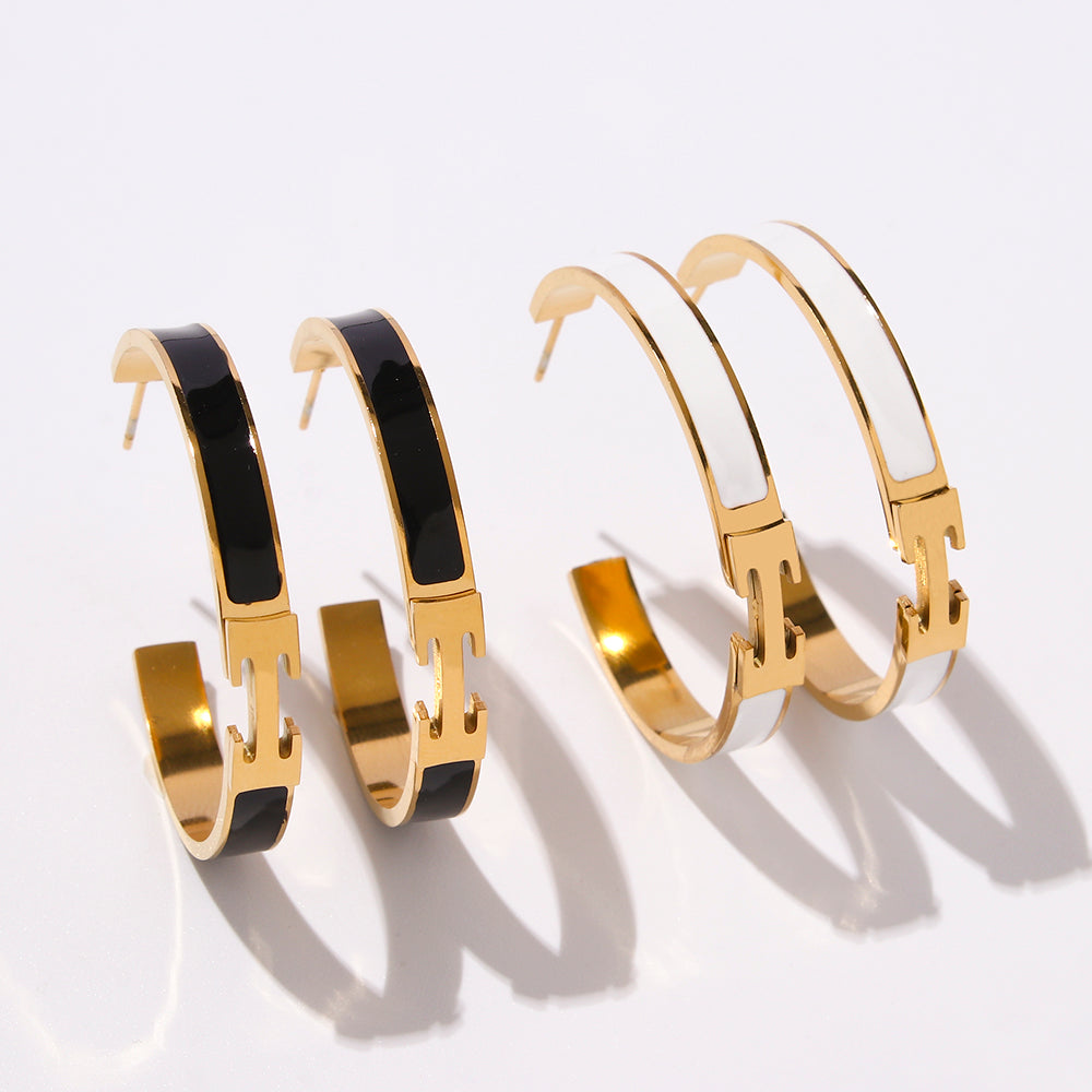 H fancy hoops earrings