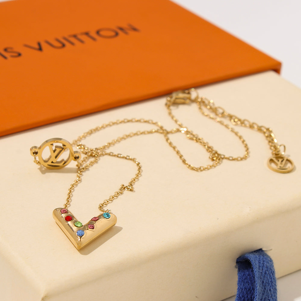 Collar en forma de V con destellos