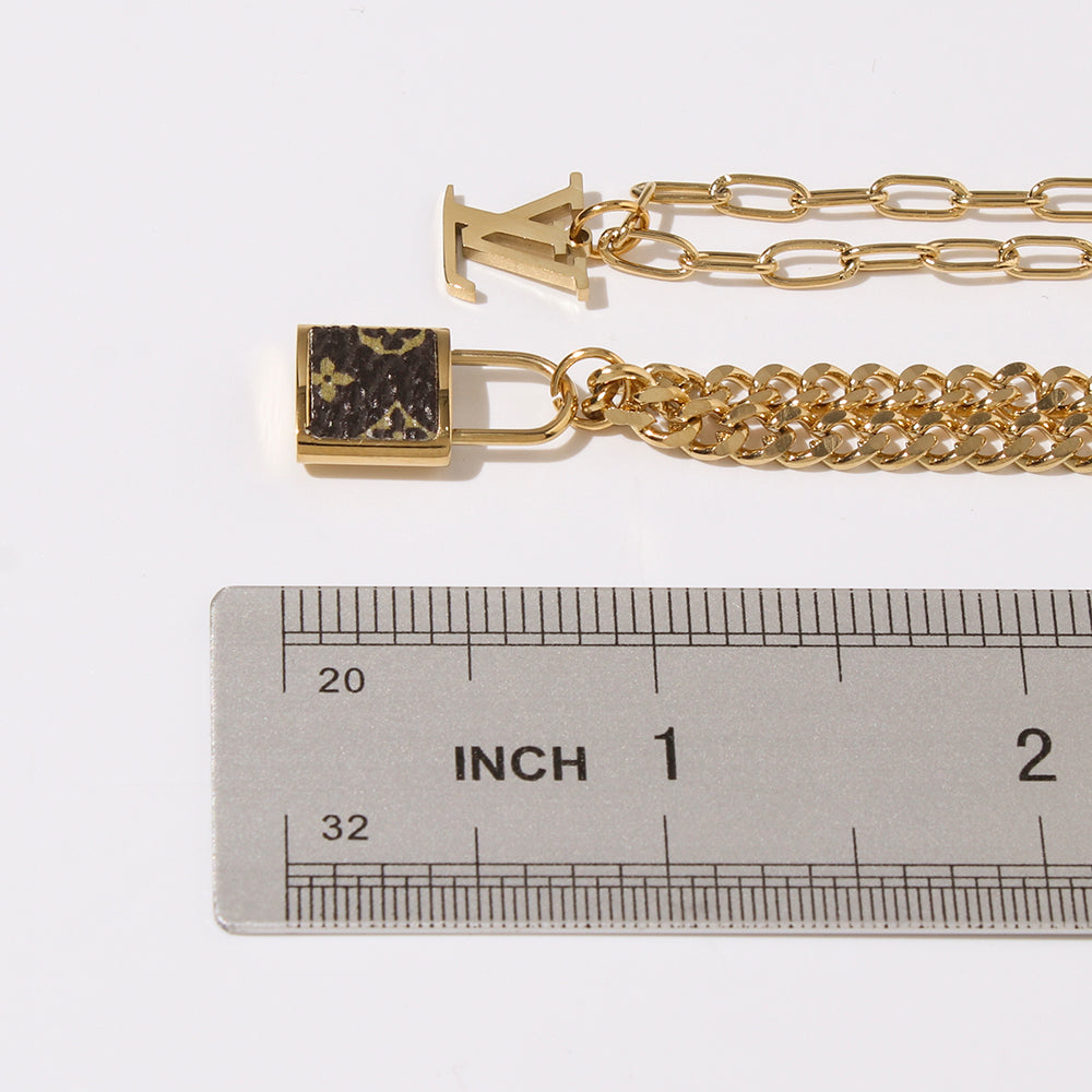 Collar Lock Loui