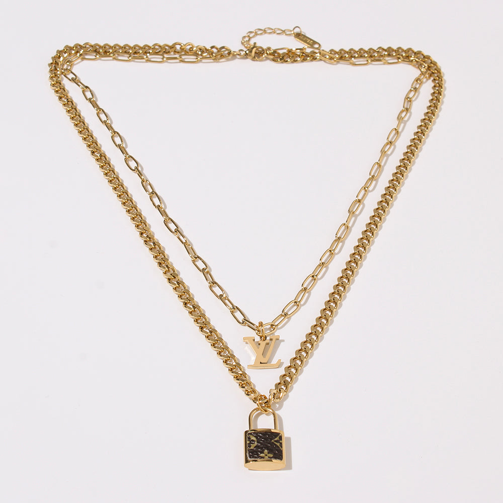Collar Lock Loui