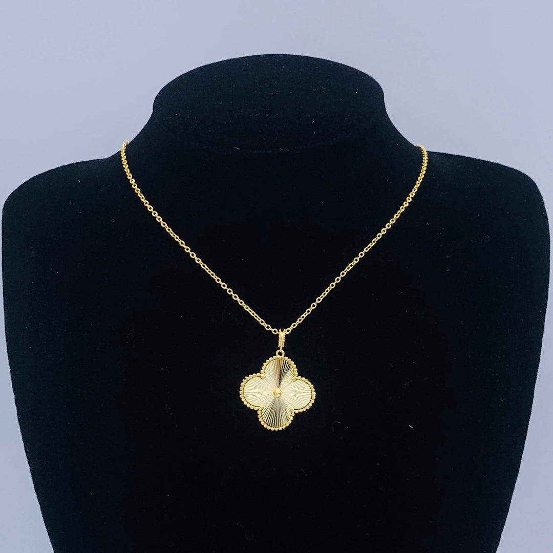 Collar de lujo de trébol