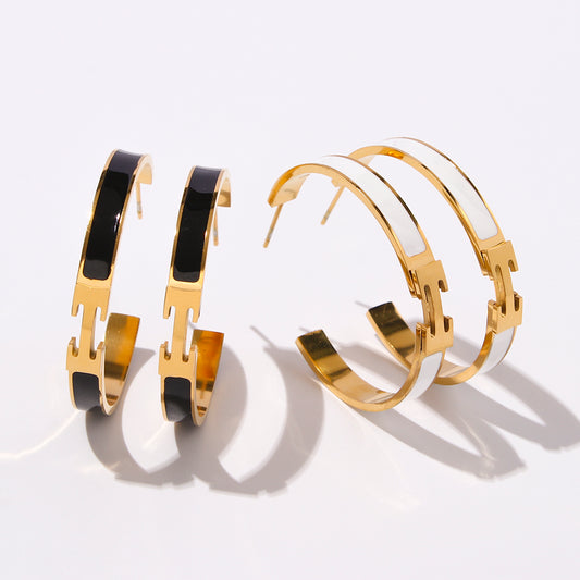 H fancy hoops earrings