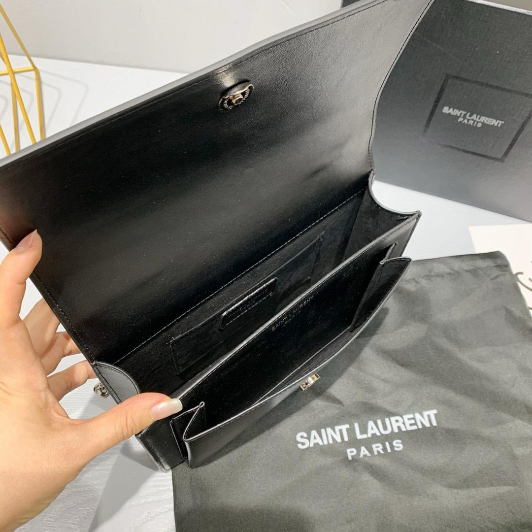 Silver girl bag