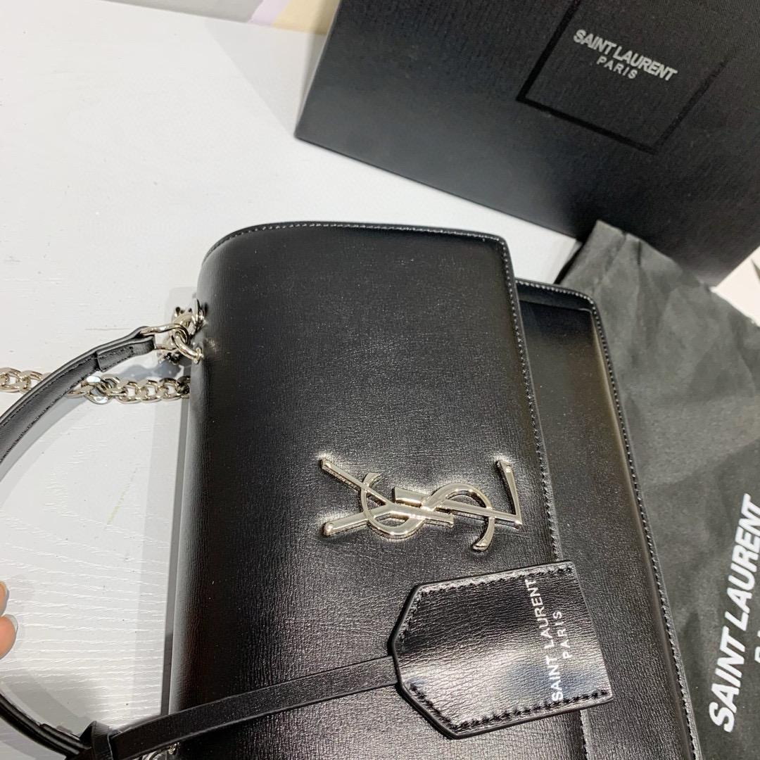 Silver girl bag