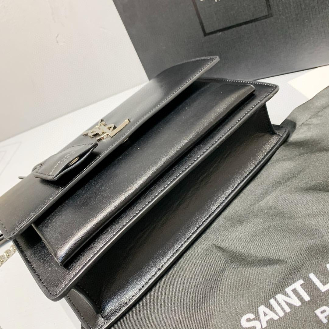 Silver girl bag