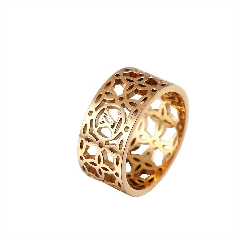 Loui hollow ring