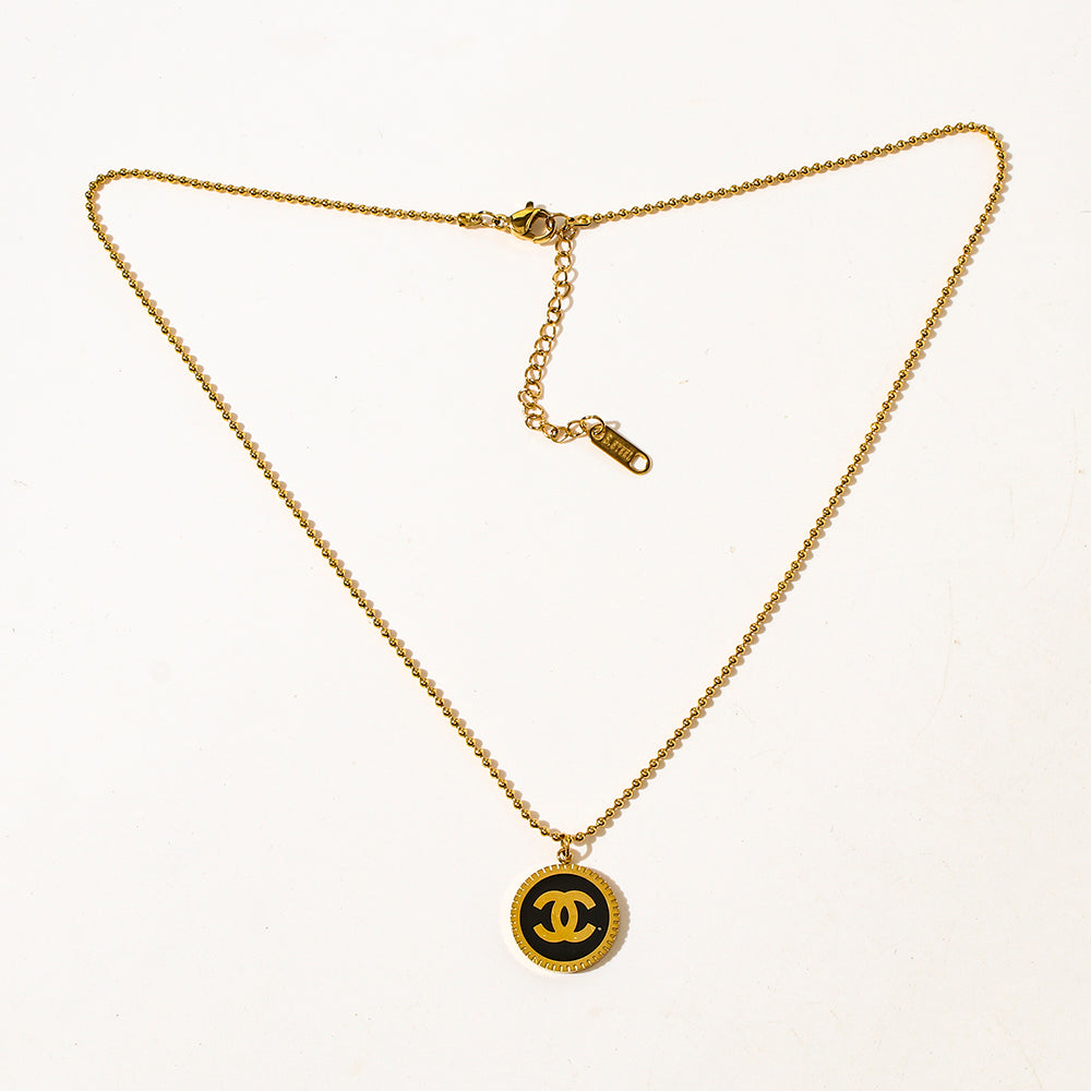 D 2 necklace