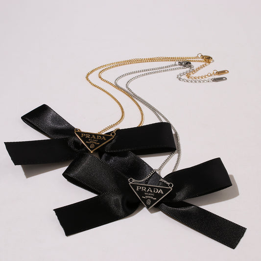 Prad bow necklace