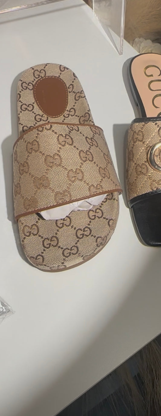 Dalia sandals